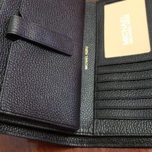 Michael Kors wristlet